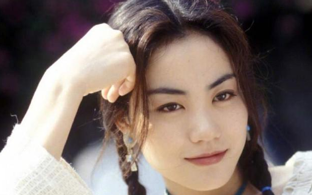 《百年孤寂》尤克里里谱弹唱版 A调女生版_桃子鱼仔编配_王菲