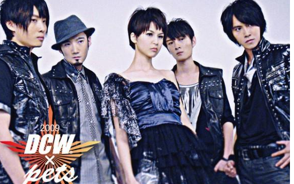 《够爱》尤克里里谱弹唱版 G调和弦谱_艺艺萌编配_东城卫