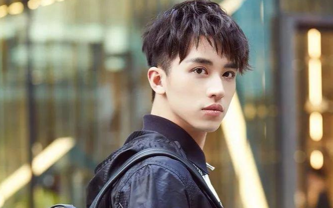 《慢慢走》尤克里里谱指弹版 G调六线谱_高清版_许魏洲