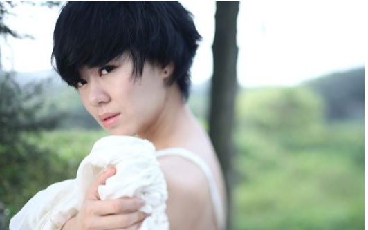 《路过人间》尤克里里谱弹唱版 C调和弦谱_闲识音学社编配_郁可唯