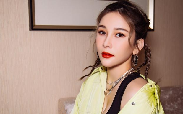 《同手同脚》尤克里里谱弹唱版 F调高清版_趣弹音乐编配_温岚