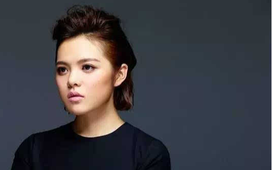 《走在冷风中》尤克里里谱弹唱版 C调附前奏_桃子鱼仔编配_刘思涵