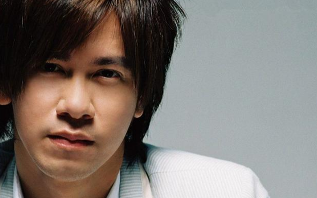 《痴心绝对》尤克里里谱弹唱版 G调六线谱_简单版_李圣杰