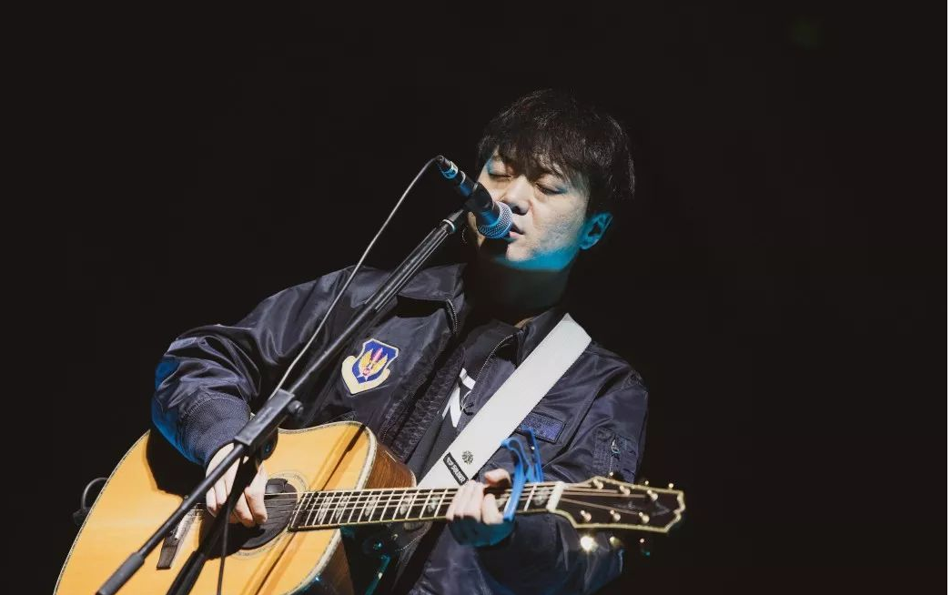 《狗日的青春》尤克里里谱弹唱版 G调和弦谱_简单版_贰佰