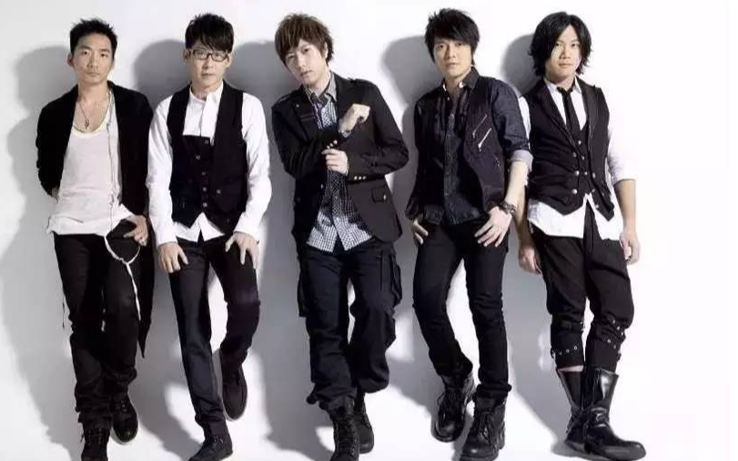 《伤心的人别听慢歌》尤克里里谱弹唱版 A调附前奏_桃子鱼仔编配_五月天