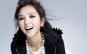 《小永远》尤克里里谱弹唱版 C调和弦谱_趣弹音乐编配_何洁