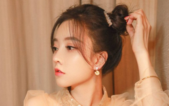 《哼》尤克里里谱弹唱版 A调和弦谱_番茄尤克里里编配_冯提莫