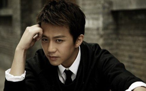 《电台情歌》尤克里里谱弹唱版 F调和弦谱_大黄尤克里里编配_邓超