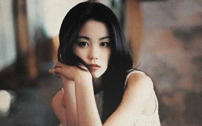 《流年》尤克里里谱弹唱版 A调和弦谱_音乐之家编配_王菲