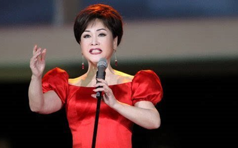 《我和我的祖国》尤克里里谱弹唱版 F调和弦谱_白熊音乐编配_李谷一