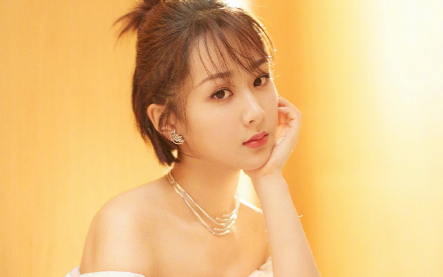 《情霜》尤克里里谱弹唱版 F调和弦谱_桃子鱼仔编配_杨紫