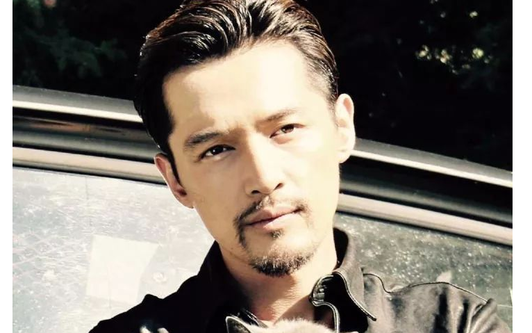 《逍遥叹》尤克里里谱弹唱版 F调和弦谱_闲识音学社编配_胡歌