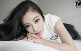 《静静听》尤克里里谱弹唱版 F调和弦谱_大黄尤克里里编配_冉冉