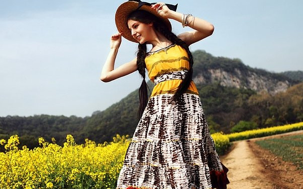 《桑塔露琪亚》尤克里里谱指弹版 A调六线谱_音乐之家编配_波西米亚女子合唱